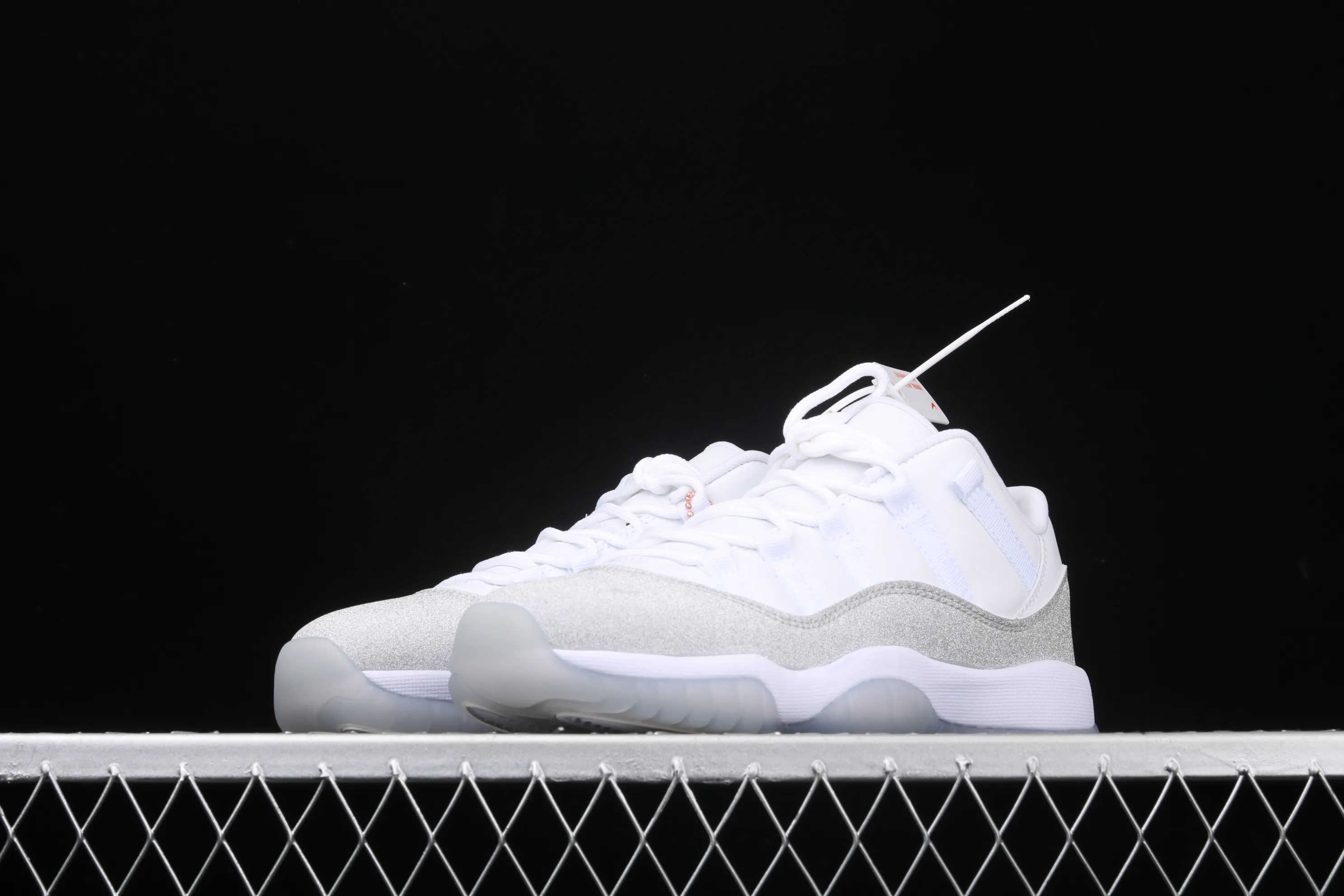 All categories Air Jordan Jordan series basketball shoes Air Jordan 11 Air Jordan 11 low Metallic Silver AJ11 Joe 11 Swarovski Stars AH0715-100